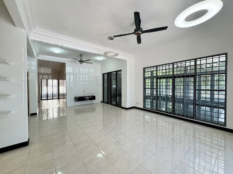Terraced House for Sale in Bukit Jelutong (Shah Alam) - Azzad Zarull - Living Room - PropertyGuru.com.my