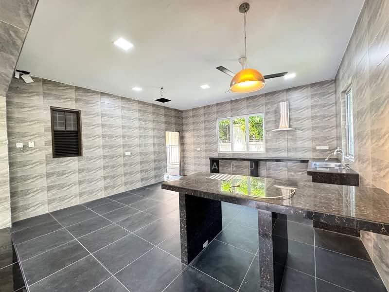 Terraced House for Sale in Bukit Jelutong (Shah Alam) - Azzad Zarull - Kitchen - PropertyGuru.com.my