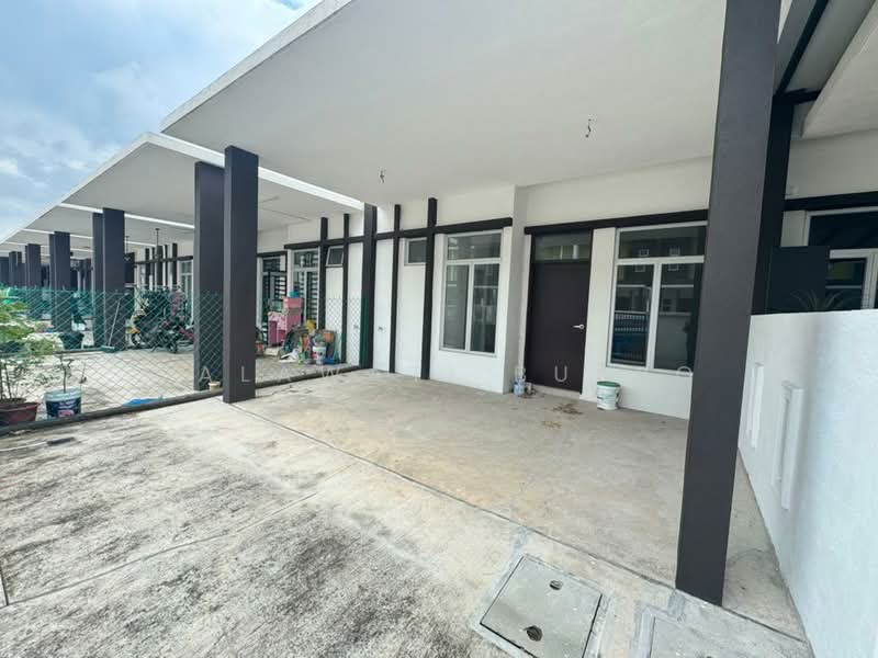 RUMAH BARU SIAP FREEHOLD Single Storey Terrace Jalan Kebun Seksyen 30 Shah Alam untuk Untuk Dijual - RM 480,000, Feb 2026 - Exterior - PropertyGuru.com.my