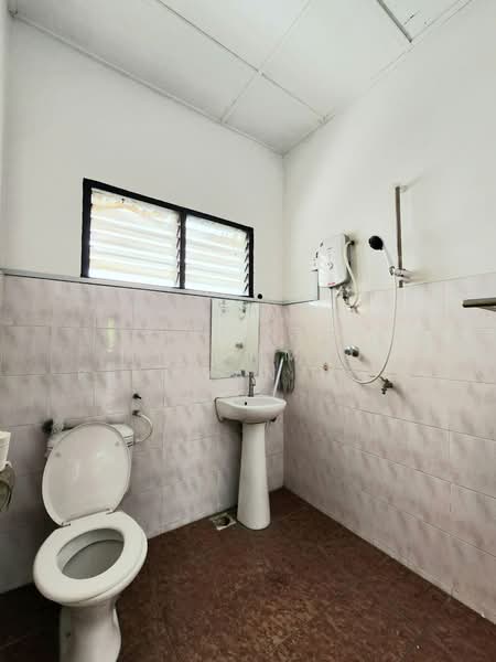 SS1 untuk Untuk Dijual - RM 1,800,000, Mac 2026 - Bathroom - PropertyGuru.com.my