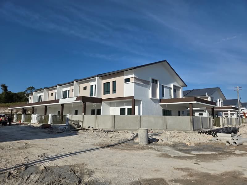 2-storey Terraced House for Sale in Batu Kawa (Kuching) - Leslie Loi - Exterior - PropertyGuru.com.my