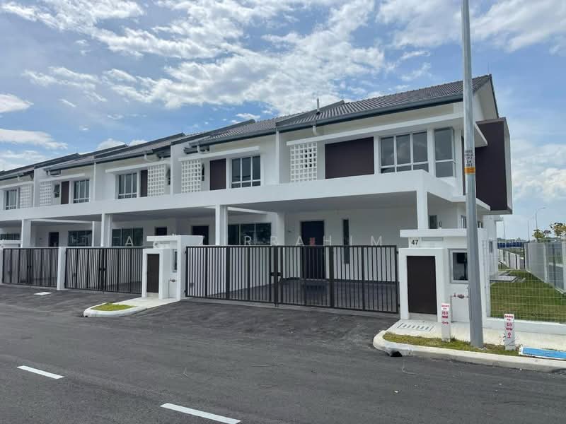 Double Storey Emilia Terrace Nilai Impian Nilai Negeri Sembilan untuk Untuk Dijual - RM 580,000, Apr 2026 - Exterior - PropertyGuru.com.my