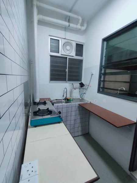 Apartment for Rent at Residensi Kuchaimas - Jovane Por - Kitchen - PropertyGuru.com.my