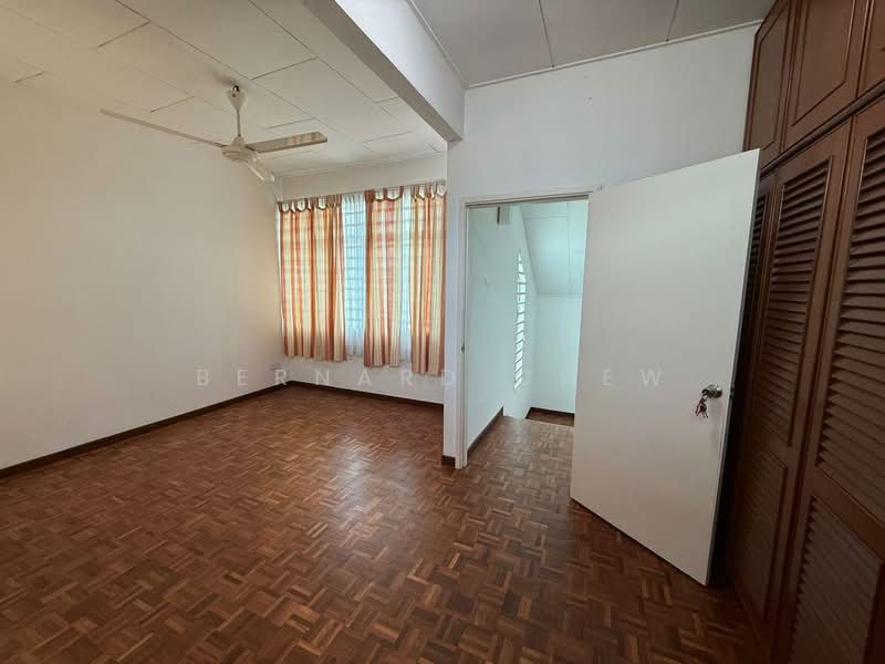 2.5-storey Terraced House for Sale in Sungai Nibong (Bayan Lepas) - Bernard Chew - Bedroom - PropertyGuru.com.my