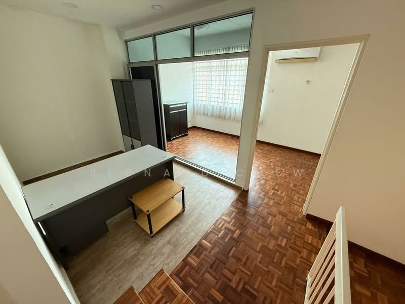2.5-storey Terraced House for Sale in Sungai Nibong (Bayan Lepas) - Bernard Chew - Study - PropertyGuru.com.my