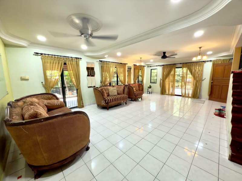 2-storey Terraced House for Sale in Seksyen 9 (Kota Damansara) - Ammeer Nadzrai - Living Room - PropertyGuru.com.my