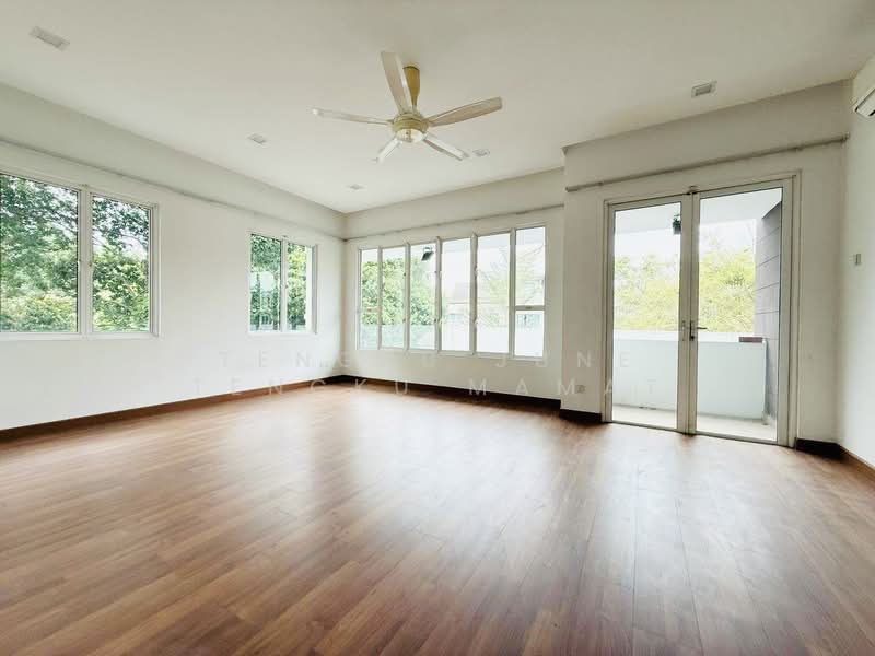 Semi-Detached House for Sale in Subang Jaya (Selangor) - Tengku June Tengku Mamat - Living Room - PropertyGuru.com.my