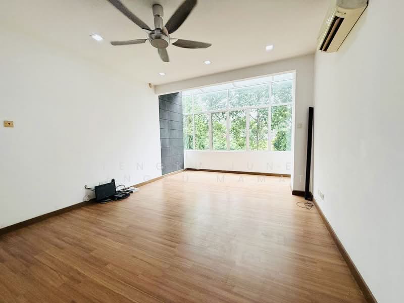 Semi-Detached House for Sale in Subang Jaya (Selangor) - Tengku June Tengku Mamat - Living Room - PropertyGuru.com.my