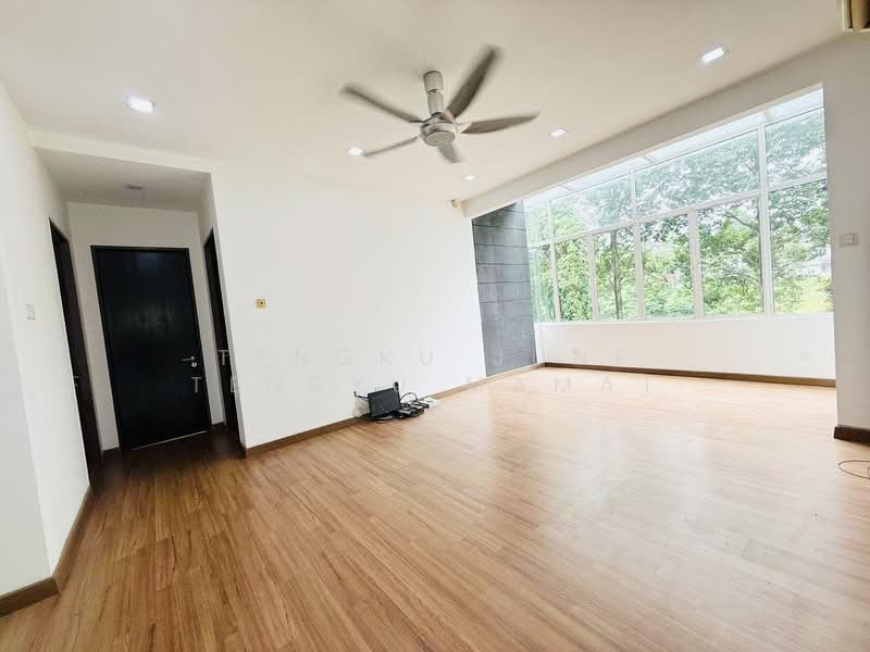 Semi-Detached House for Sale in Subang Jaya (Selangor) - Tengku June Tengku Mamat - Living Room - PropertyGuru.com.my