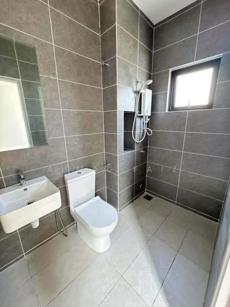 Semi-Detached House for Rent in Cyberjaya (Selangor) - Ahmad Faiz - Bathroom - PropertyGuru.com.my