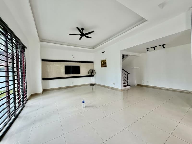 Bungalow for Sale in Taman Yarl (Jalan Klang Lama (Old Klang Road)) - Firdaus Husin - Living Room - PropertyGuru.com.my