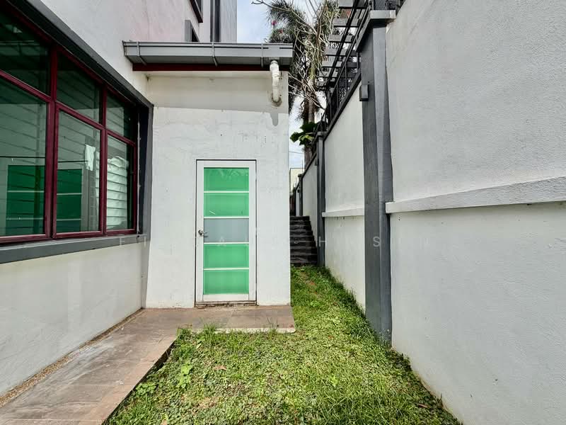 Bungalow for Sale in Taman Yarl (Jalan Klang Lama (Old Klang Road)) - Firdaus Husin - PropertyGuru.com.my