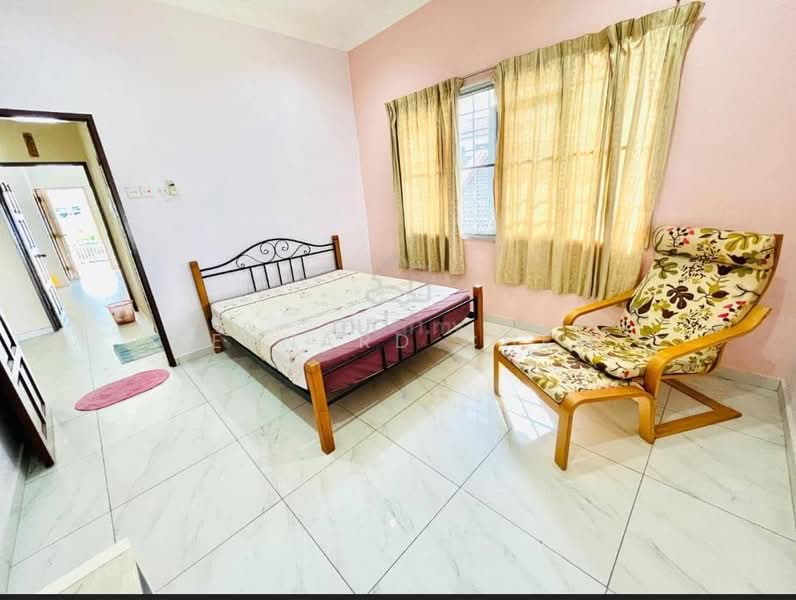 Semi-Detached House for Sale in Pantai Jerejak (Bayan Lepas) - Bernard Chew - Bedroom - PropertyGuru.com.my