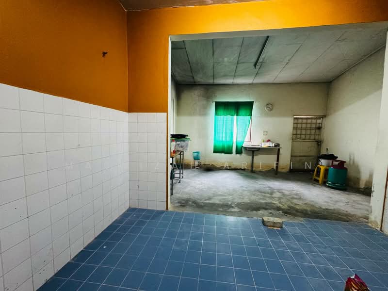 Taman Melaka Tamby Chik Karim Batu Berendam Melaka untuk Untuk Dijual - RM 260,000, Feb 2026 - Kitchen - PropertyGuru.com.my