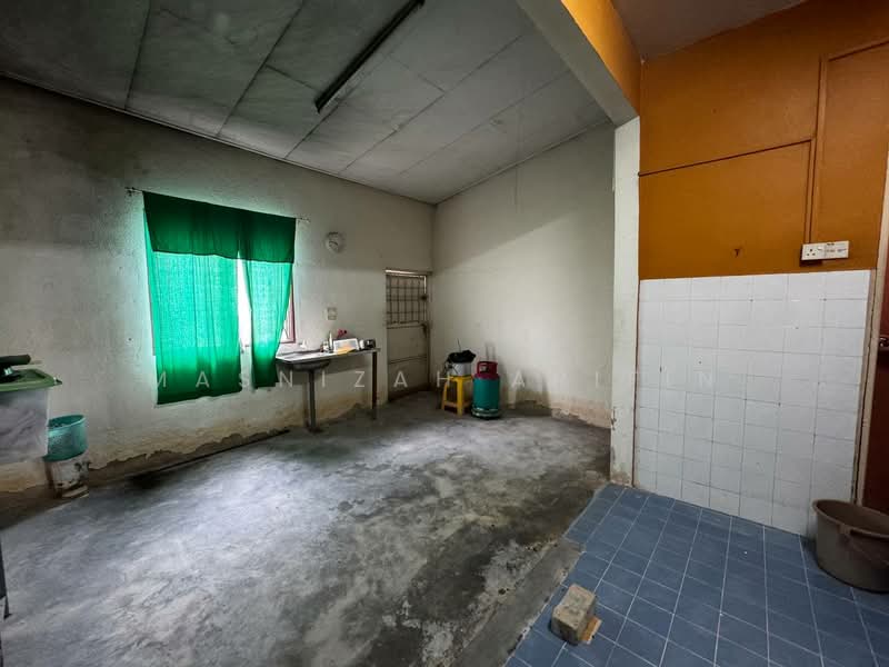 Taman Melaka Tamby Chik Karim Batu Berendam Melaka untuk Untuk Dijual - RM 260,000, Feb 2026 - Kitchen - PropertyGuru.com.my