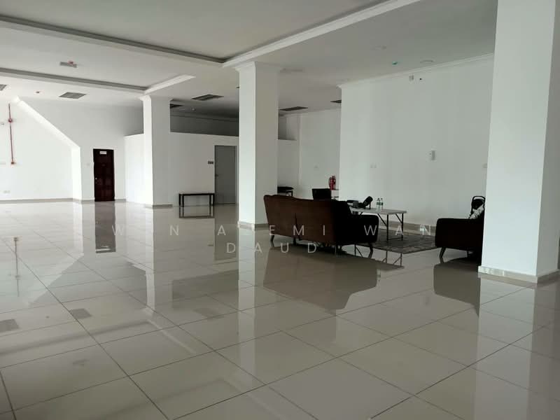 Shop / Office for Rent in Puncak Alam (Selangor) - Wan Azemi Wan Daud - Lobby - PropertyGuru.com.my