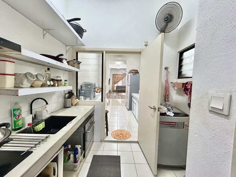 2-storey Terraced House for Sale in Shah Alam (Selangor) - Salman Sharifudin - Kitchen - PropertyGuru.com.my