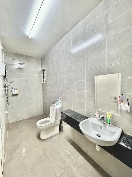 2-storey Terraced House for Sale in Shah Alam (Selangor) - Salman Sharifudin - Bathroom - PropertyGuru.com.my