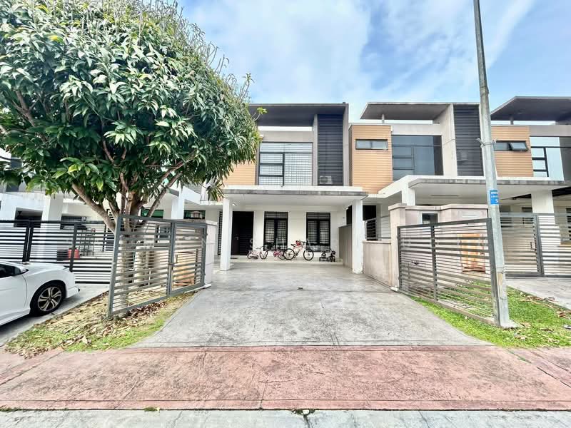 2-storey Terraced House for Sale in Shah Alam (Selangor) - Salman Sharifudin - Exterior - PropertyGuru.com.my