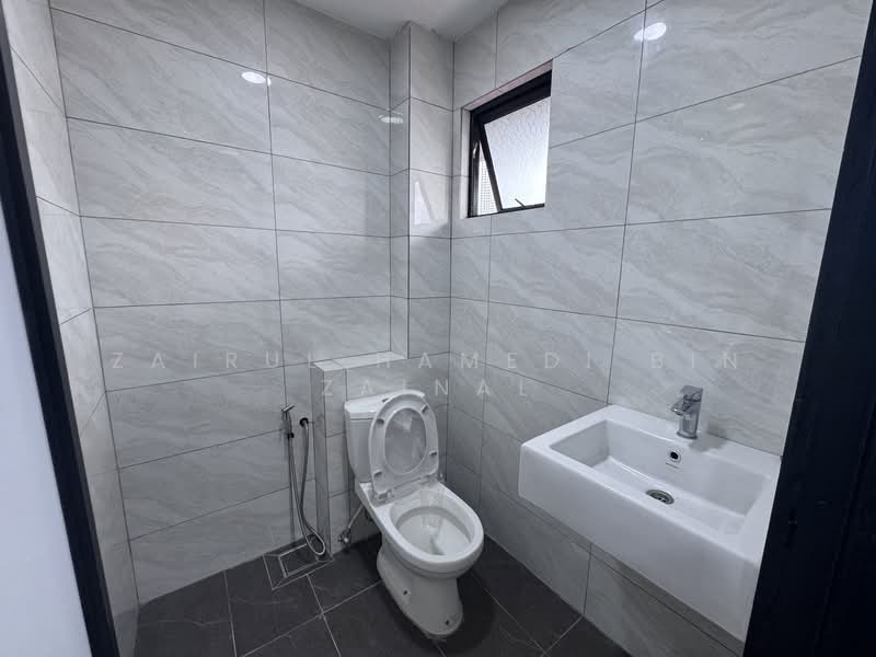 Apartment for Sale at Pandan Terrace Apartment - Zairul Hamedi Bin Zainal - Bathroom - PropertyGuru.com.my