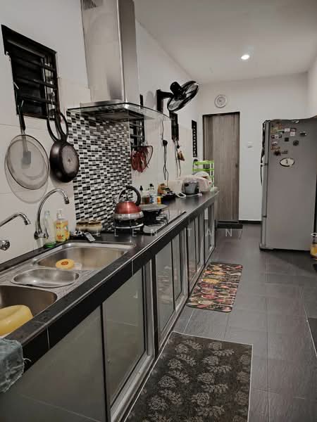 2-storey Terraced House for Sale in TAMAN PUCHONG UTAMA (Puchong) - Allen Tan - Kitchen - PropertyGuru.com.my