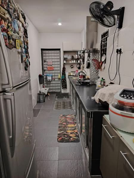 2-storey Terraced House for Sale in TAMAN PUCHONG UTAMA (Puchong) - Allen Tan - Kitchen - PropertyGuru.com.my