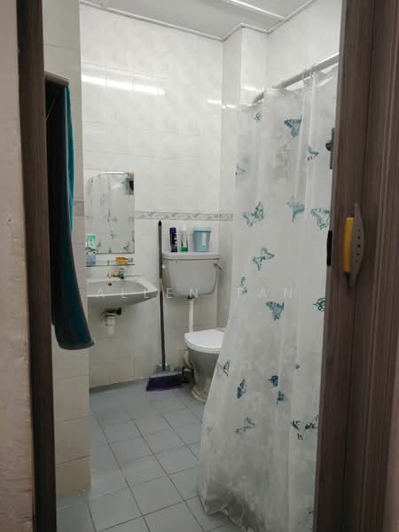 2-storey Terraced House for Sale in TAMAN PUCHONG UTAMA (Puchong) - Allen Tan - Bathroom - PropertyGuru.com.my