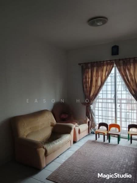 Apartment for Sale at Pangsapuri Seri Permai - Eason Hong - Living Room - PropertyGuru.com.my