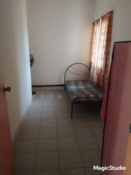 Apartment for Sale at Pangsapuri Seri Permai - Eason Hong - Bedroom - PropertyGuru.com.my