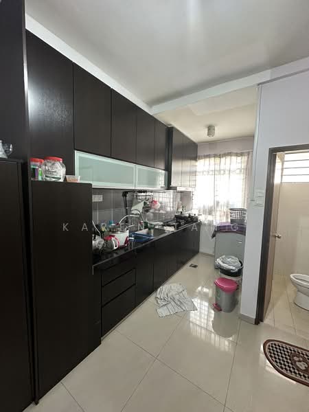 Townhouse for Sale in Balakong (Selangor) - Karen Tang - Kitchen - PropertyGuru.com.my