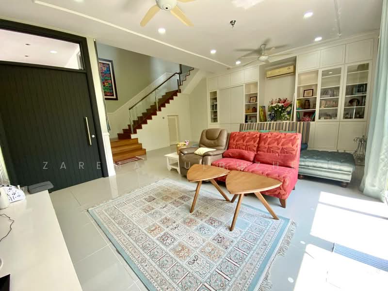 Semi-Detached House for Sale in Seri Kembangan (Selangor) - Zarema Kulbuzheva - Living Room - PropertyGuru.com.my