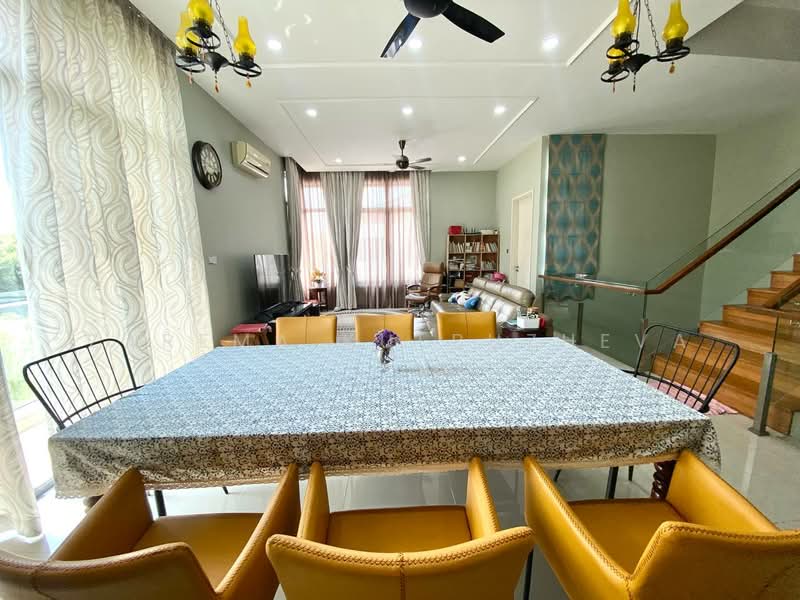 Semi-Detached House for Sale in Seri Kembangan (Selangor) - Zarema Kulbuzheva - Living Room - PropertyGuru.com.my