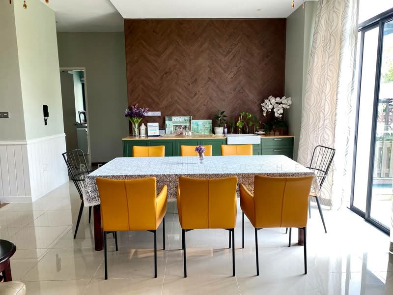 Semi-Detached House for Sale in Seri Kembangan (Selangor) - Zarema Kulbuzheva - Dining Room - PropertyGuru.com.my