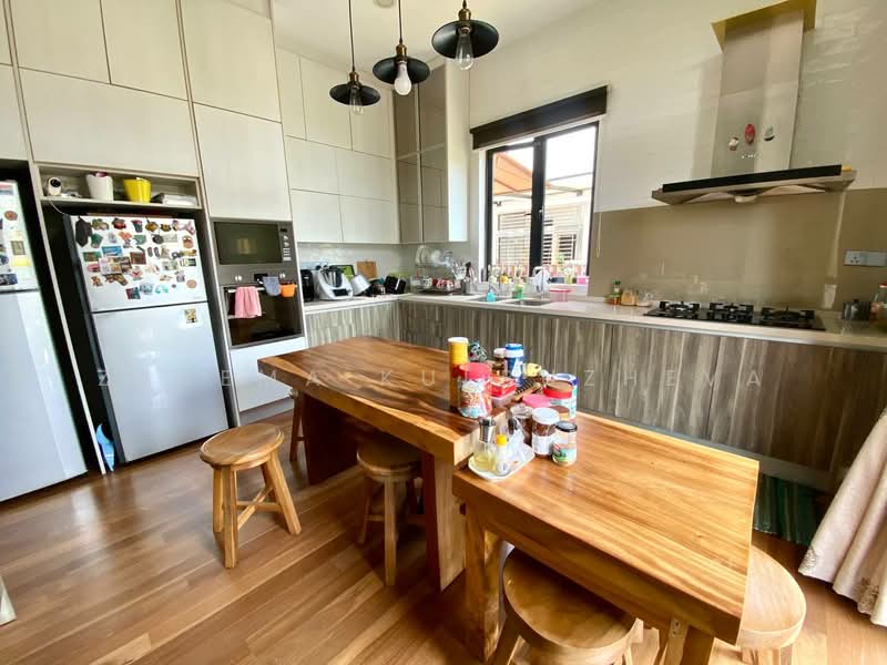 Semi-Detached House for Sale in Seri Kembangan (Selangor) - Zarema Kulbuzheva - Kitchen - PropertyGuru.com.my