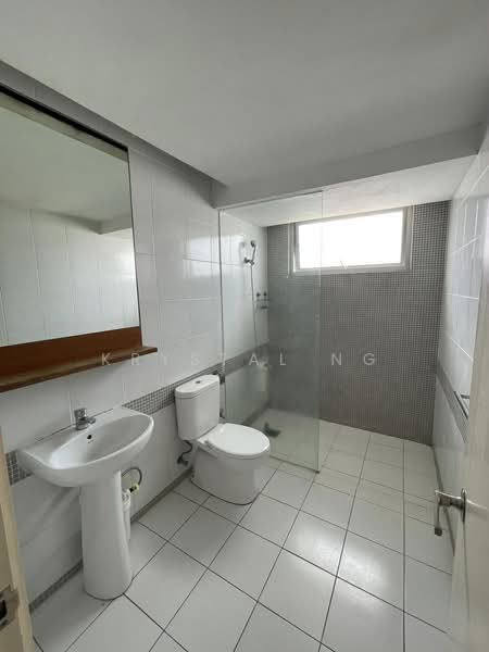 Service Residence for Sale at i-Zen @ Kiara 1 - Krystal Ng - Bathroom - PropertyGuru.com.my