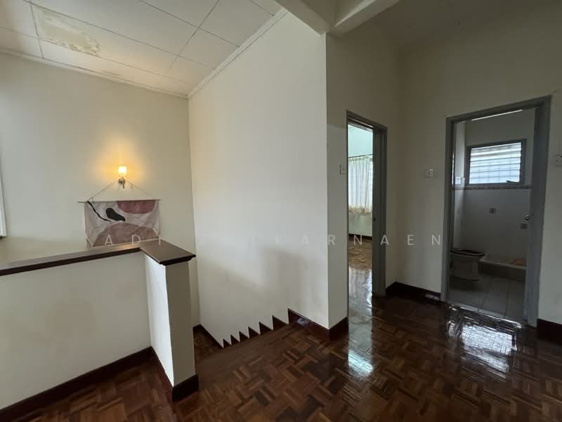 2-storey Terraced House for Rent in Usj 20 (Subang Jaya) - Adi Zulkarnaen - Corridor - PropertyGuru.com.my