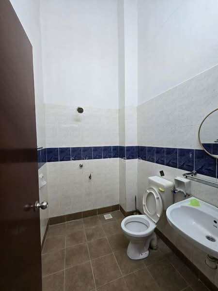 Permas Jaya untuk Untuk Disewa - RM 2,100 /bulan, Feb 2026 - Bathroom - PropertyGuru.com.my