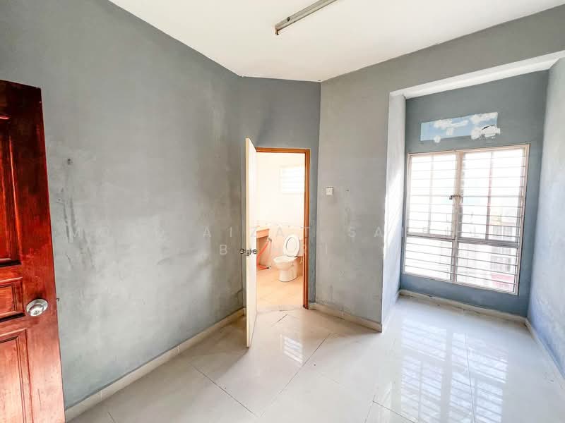 3-storey Terraced House for Sale in Taman Minang Ria (Cheras) - Mohd Aizat Saiful Bahri - Bathroom - PropertyGuru.com.my