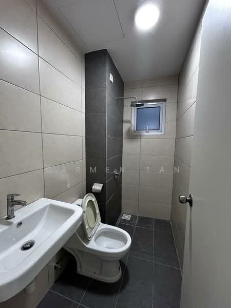 Condominium for Sale at The Holmes 1 - Carmen Tan - Bathroom - PropertyGuru.com.my