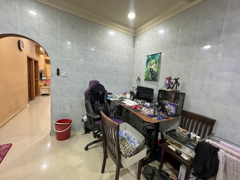 1-storey Terraced House for Sale in Taman Johor Jaya (Johor Bahru) - Steph Choong - Study - PropertyGuru.com.my