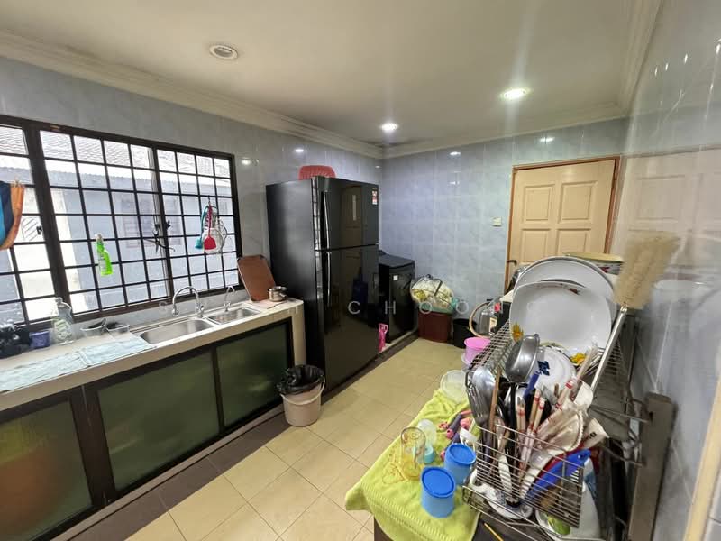 1-storey Terraced House for Sale in Taman Johor Jaya (Johor Bahru) - Steph Choong - Kitchen - PropertyGuru.com.my