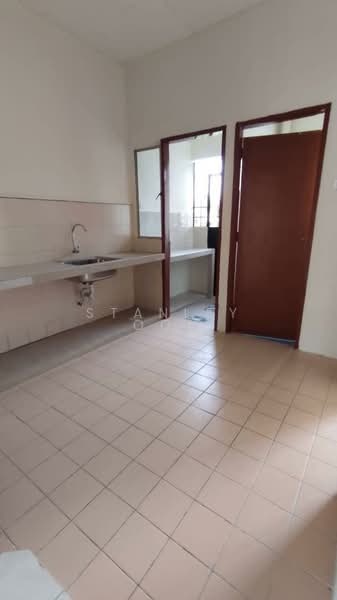 1-storey Terraced House for Rent in Taman Puncak Jalil (Seri Kembangan) - Stanley Ooi - Kitchen - PropertyGuru.com.my