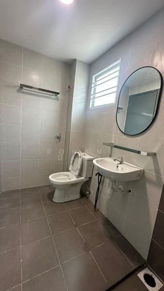 1-storey Terraced House for Rent in Dengkil (Selangor) - Rohani Daud - Bathroom - PropertyGuru.com.my