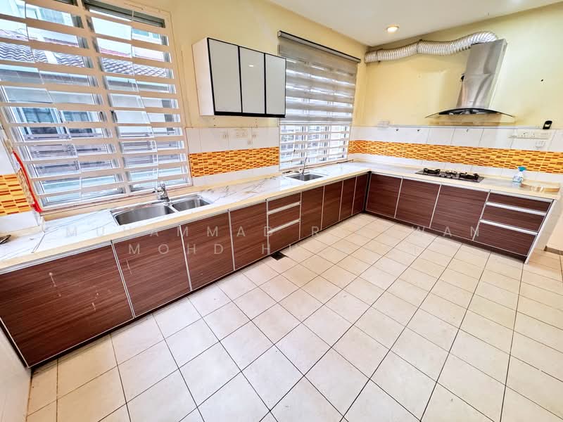 Anjung Suasana untuk Untuk Dijual - RM 850,000, Feb 2026 - Kitchen - PropertyGuru.com.my