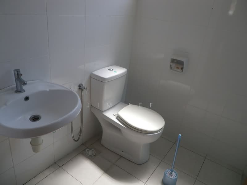 Semi-Detached House for Sale in Rawang (Selangor) - Jim Lee - Toilet - PropertyGuru.com.my