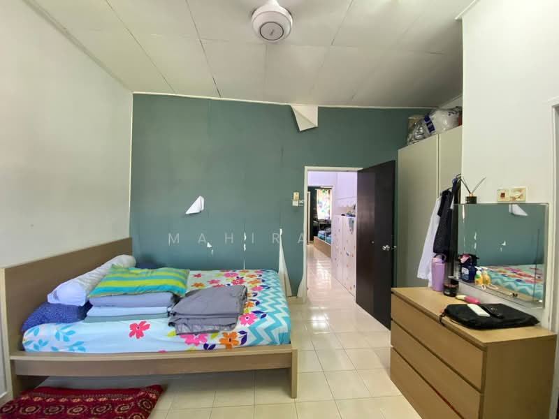 2-storey Terraced House for Sale in Bandar Baru Bangi (Selangor) - Mahirah . - Bedroom - PropertyGuru.com.my