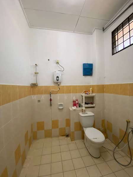 2-storey Terraced House for Sale in Bandar Baru Bangi (Selangor) - Mahirah . - Bathroom - PropertyGuru.com.my