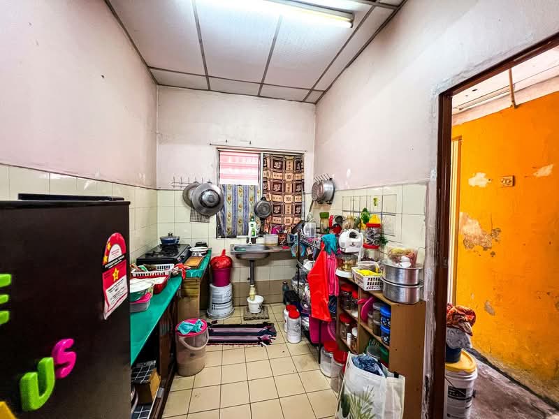 Flat for Sale at Taman Pendamar Indah 2 - Ali Idris - Kitchen - PropertyGuru.com.my