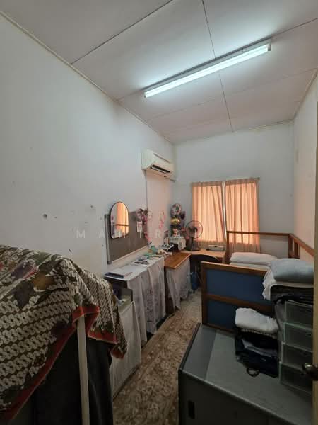 2-storey Terraced House for Sale in Taman Ramal Ros (Bangi) - Mahirah . - Bedroom - PropertyGuru.com.my