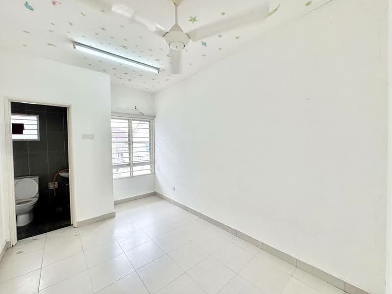 Taman Dato Demang untuk Untuk Dijual - RM 670,000, Mac 2026 - Bathroom - PropertyGuru.com.my